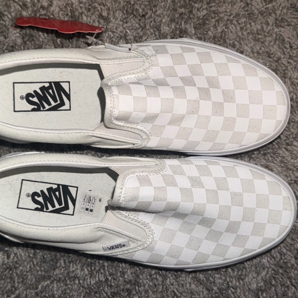 vans classic slip ons - white checkered